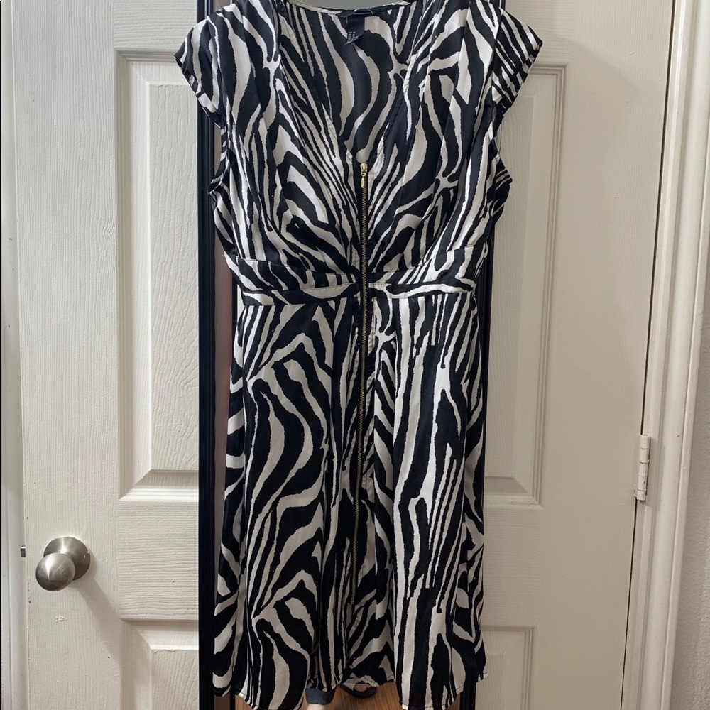 ✅SOLD✅H&M Dress Black and White